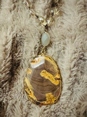 Gold and Brown Agate Pendant Necklace